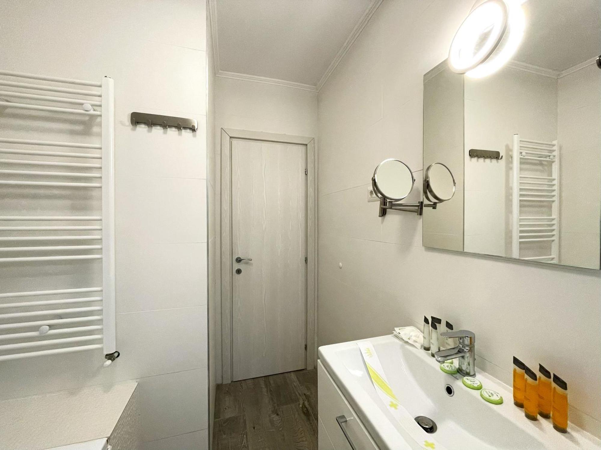 Cozy Riverfront Apartments With Garden And Mountain View Busteni Ngoại thất bức ảnh