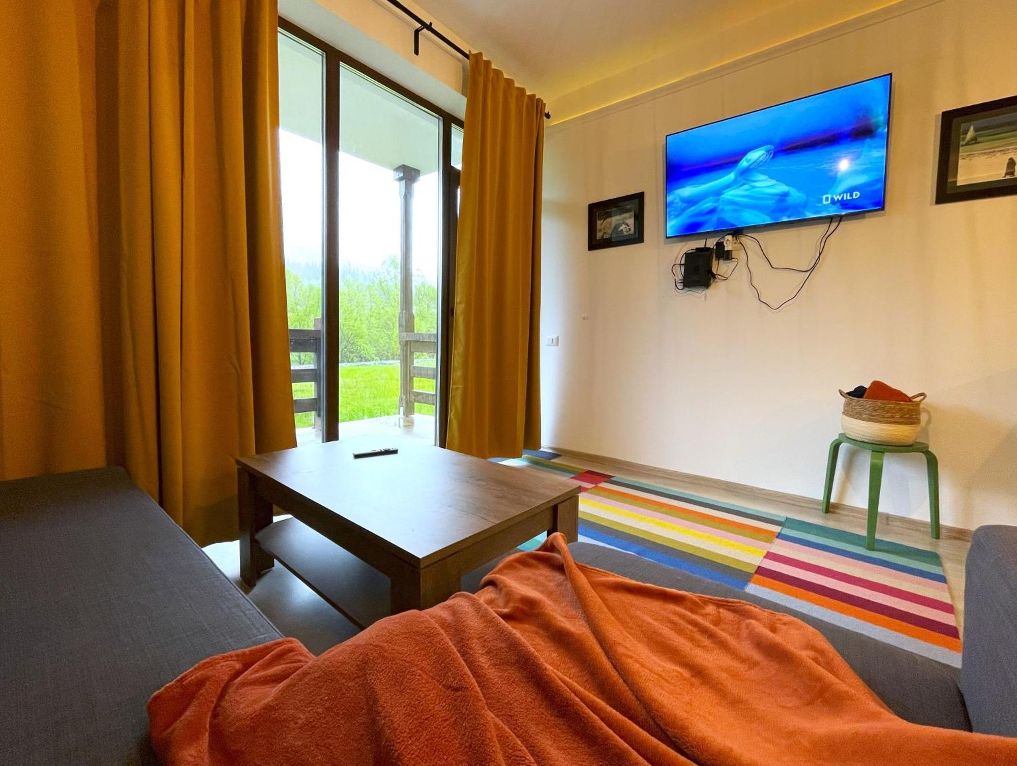 Cozy Riverfront Apartments With Garden And Mountain View Busteni Ngoại thất bức ảnh